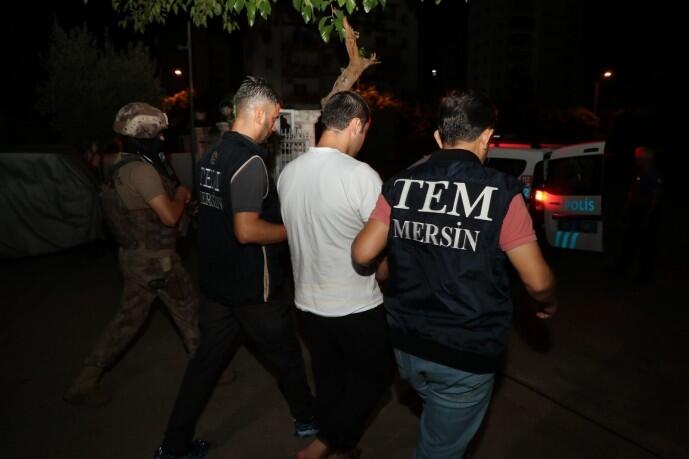 Mersin’de ev baskınları: 11 kişi gözaltına alındı