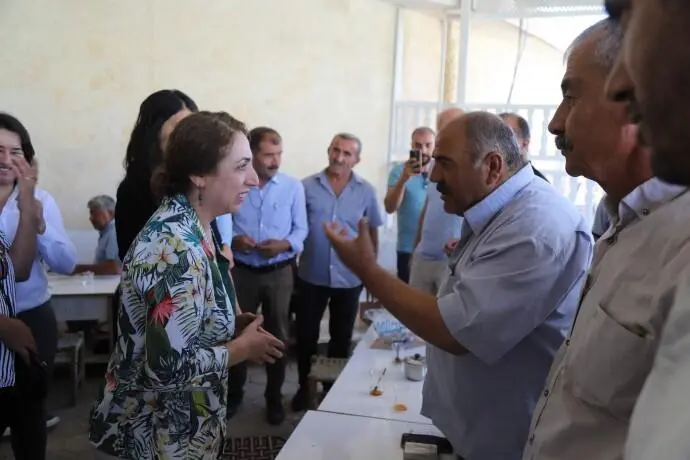 Yeşil Sol Parti milletvekilleri Mêrdin’de çiftçi ve esnafı ziyaret etti