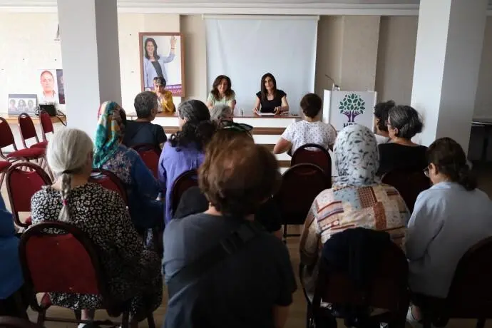 Seçim sonrası halk toplantıları: Ümraniye’de kadınlar buluştu